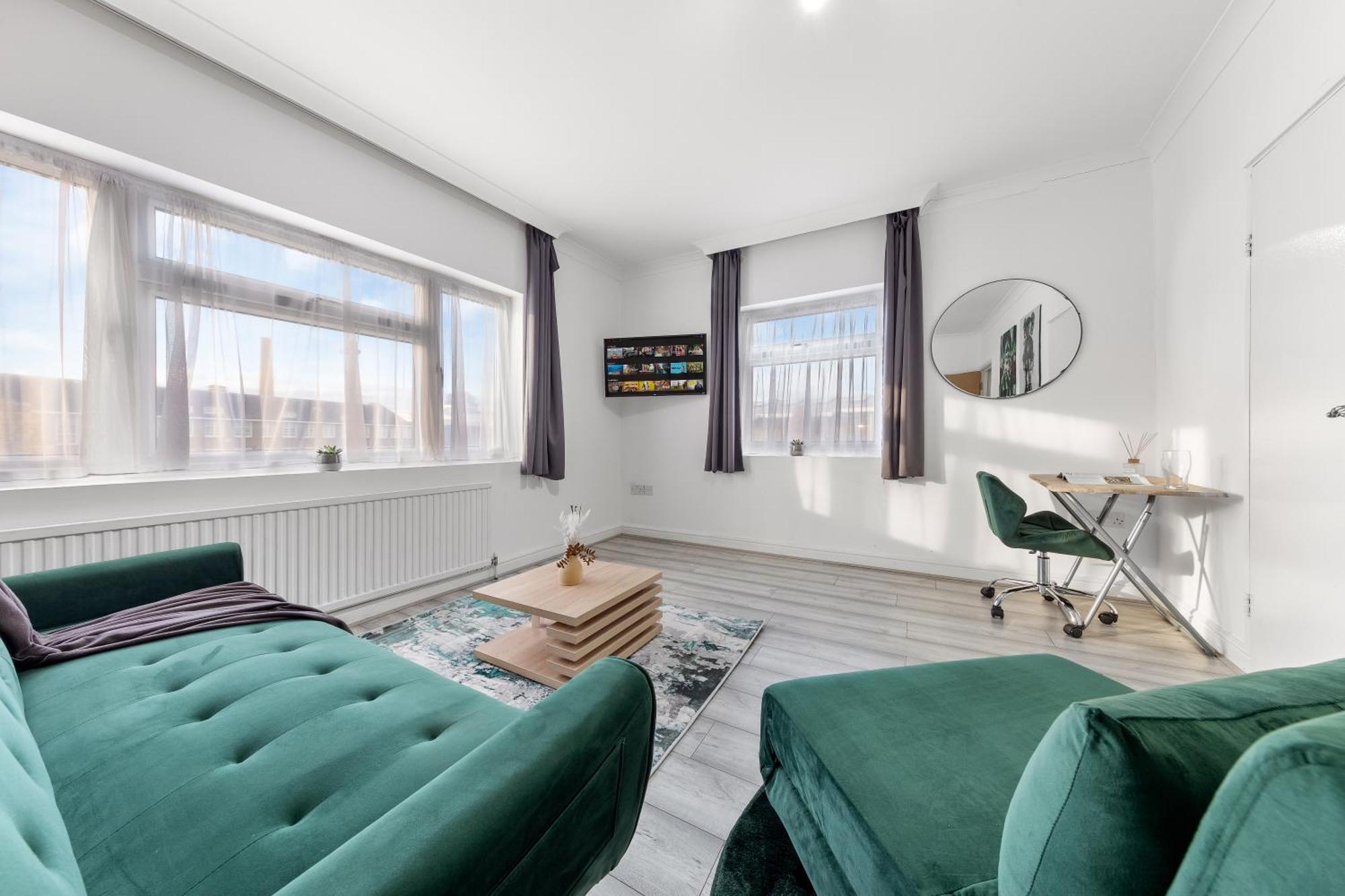 Green Hype - 10 Mins To Stadium - Sleeps 8 Лондон Экстерьер фото