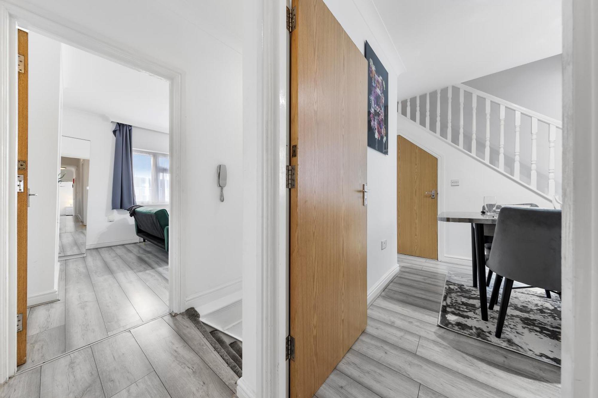 Green Hype - 10 Mins To Stadium - Sleeps 8 Лондон Экстерьер фото