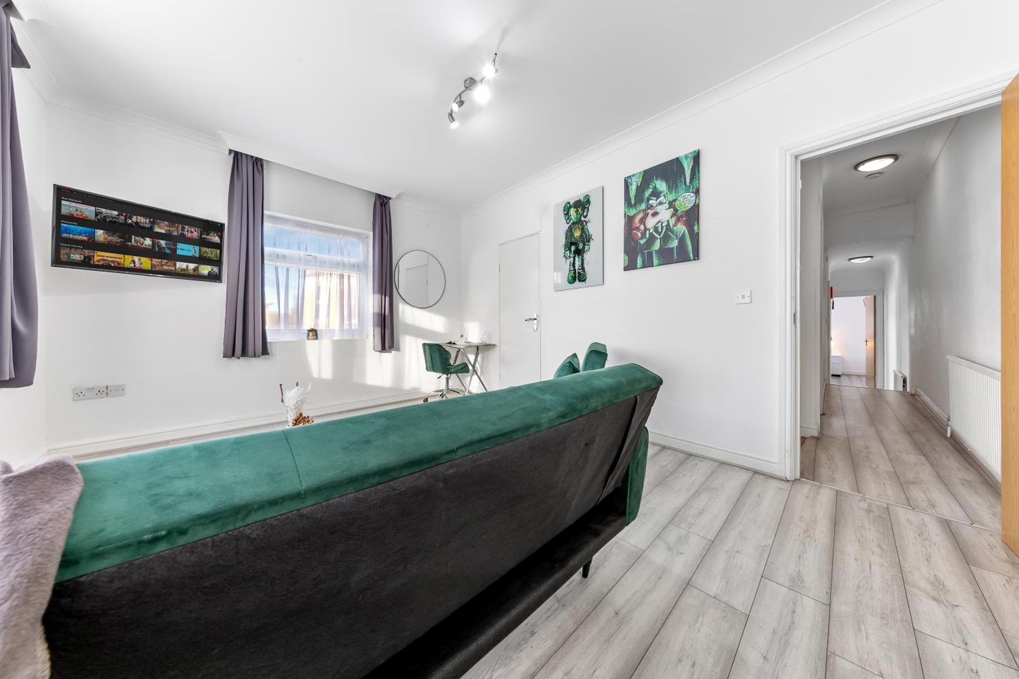 Green Hype - 10 Mins To Stadium - Sleeps 8 Лондон Экстерьер фото